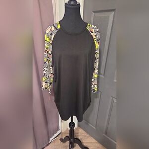 Women's Black and Patterned Goofy Sleeve Top